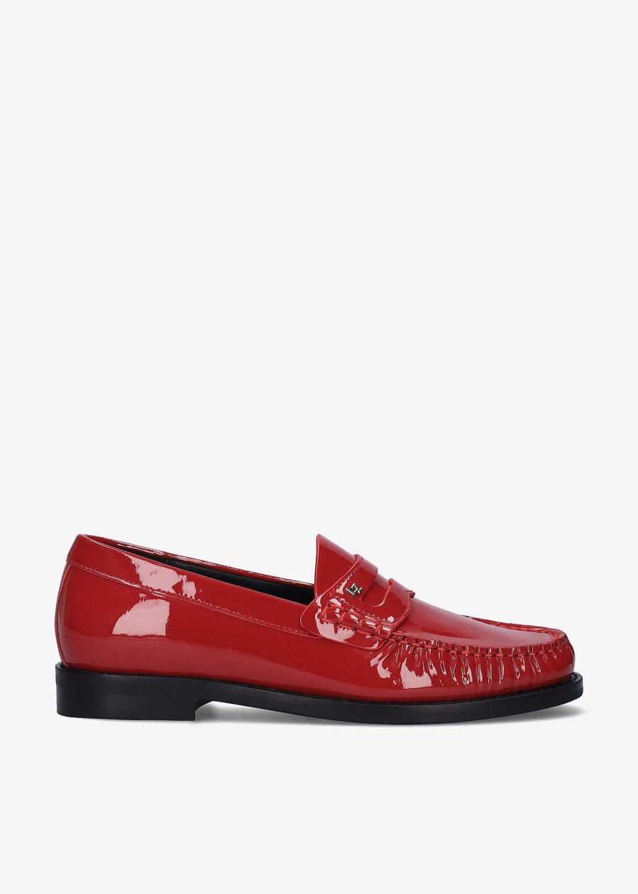 Ballroom-Dansers In Loafers Lola Cruz | Cambe